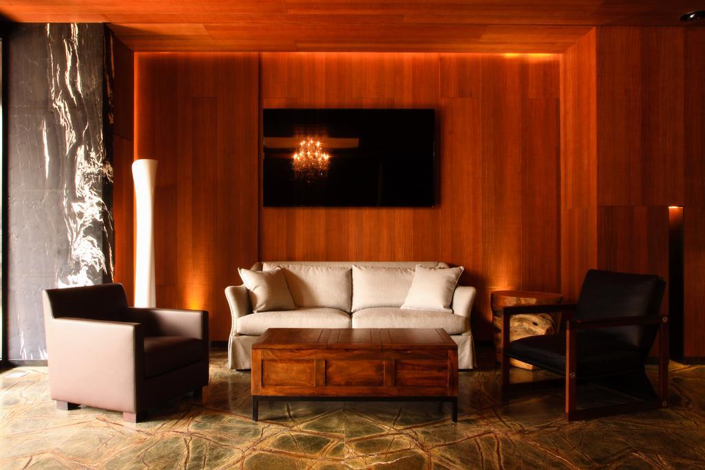 Inhouse Hotel Taichung Extérieur photo