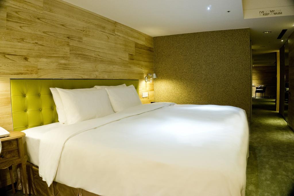 Inhouse Hotel Taichung Extérieur photo