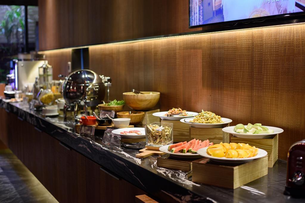 Inhouse Hotel Taichung Extérieur photo