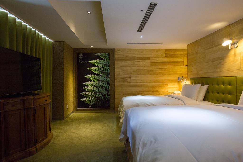Inhouse Hotel Taichung Extérieur photo