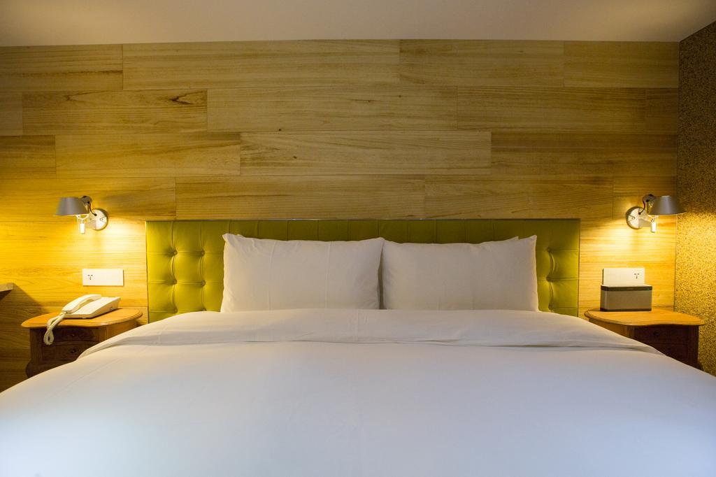 Inhouse Hotel Taichung Extérieur photo