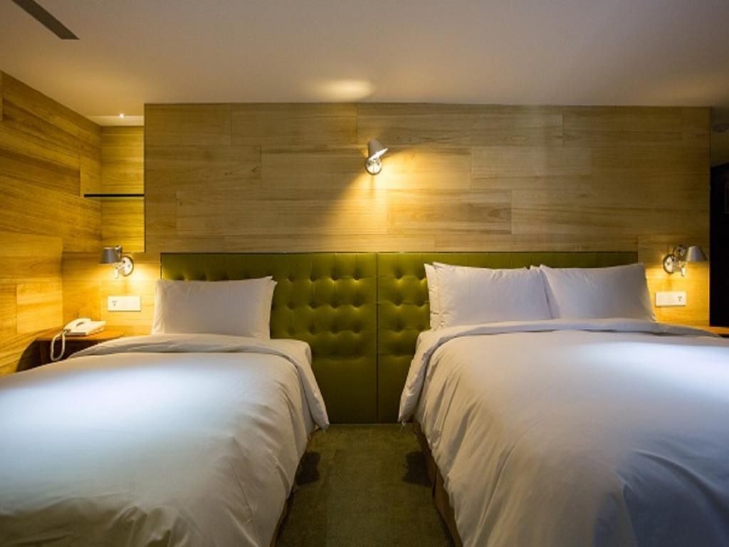 Inhouse Hotel Taichung Extérieur photo