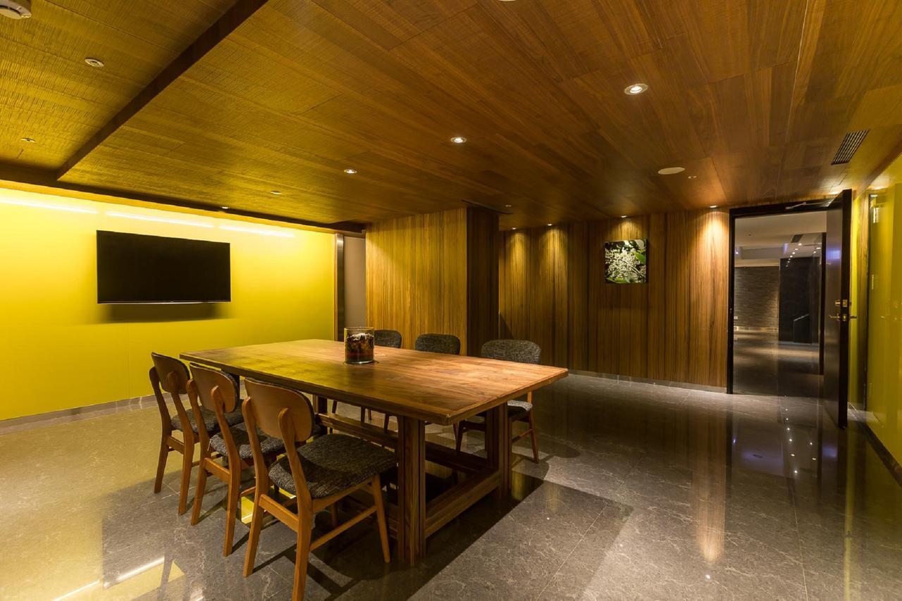 Inhouse Hotel Taichung Extérieur photo