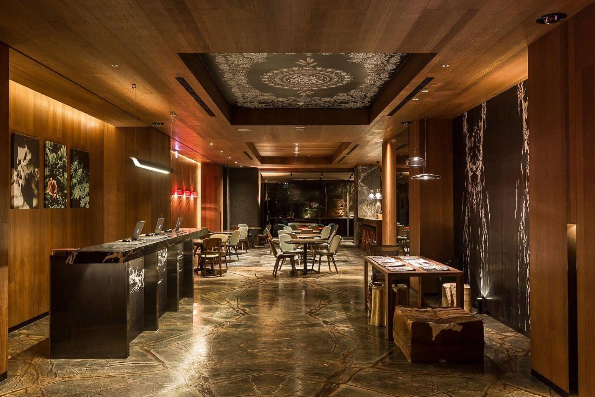 Inhouse Hotel Taichung Extérieur photo